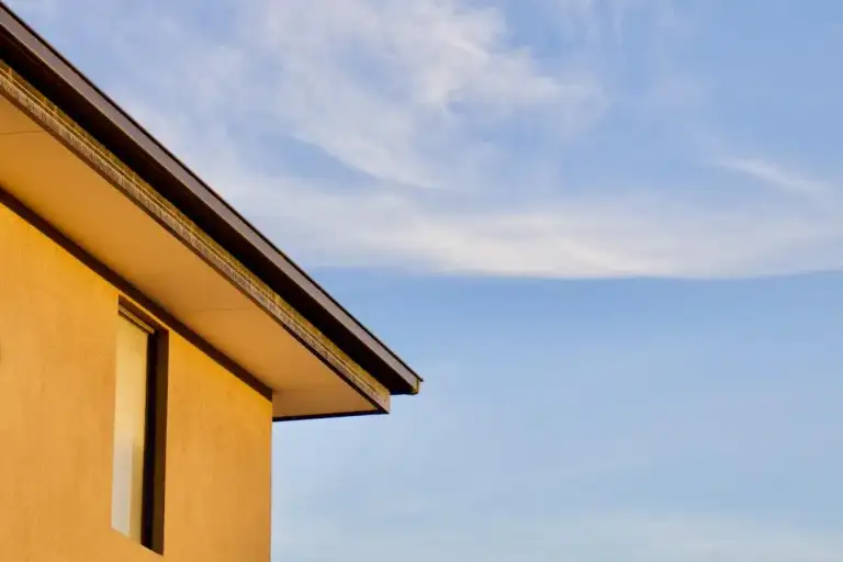 Eavestroughs & Gutters by Hymask in the Barrie area